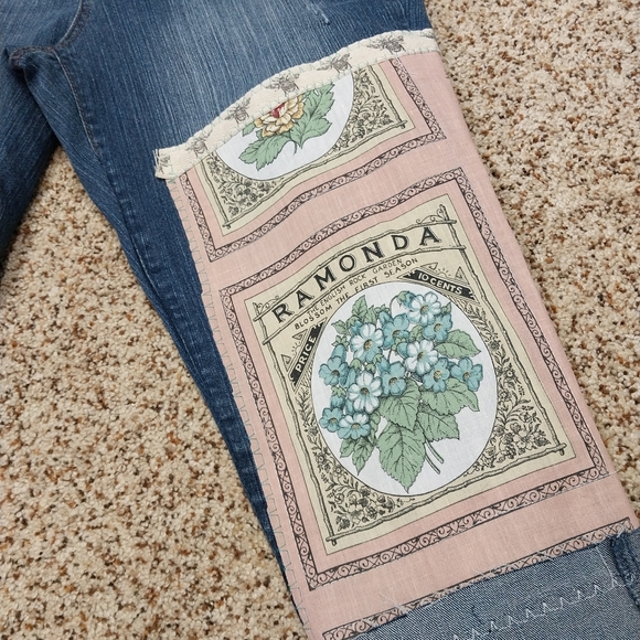 3003 Size 12p Bandolino Karyn Cropped Upcycled Jeans - Picture 3 of 9